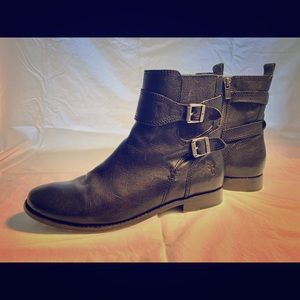 Frye Women’s Anna Gore Short Buffalo Leather Boot